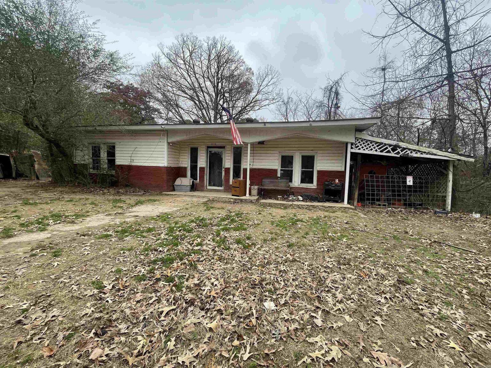 Property Photo:  410 Lum Avenue  AR 71953 