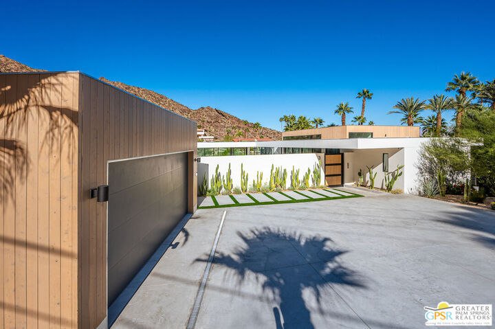 Property Photo:  310 W Crestview Dr  CA 92264 