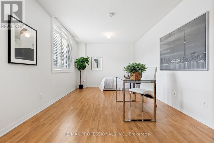 Property Photo:  3400 Lake Shore Boulevard West 104  ON M8W 4Z9 