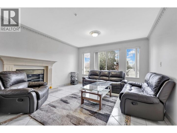 Property Photo: 3153 Parker Street BC V5K 2V4