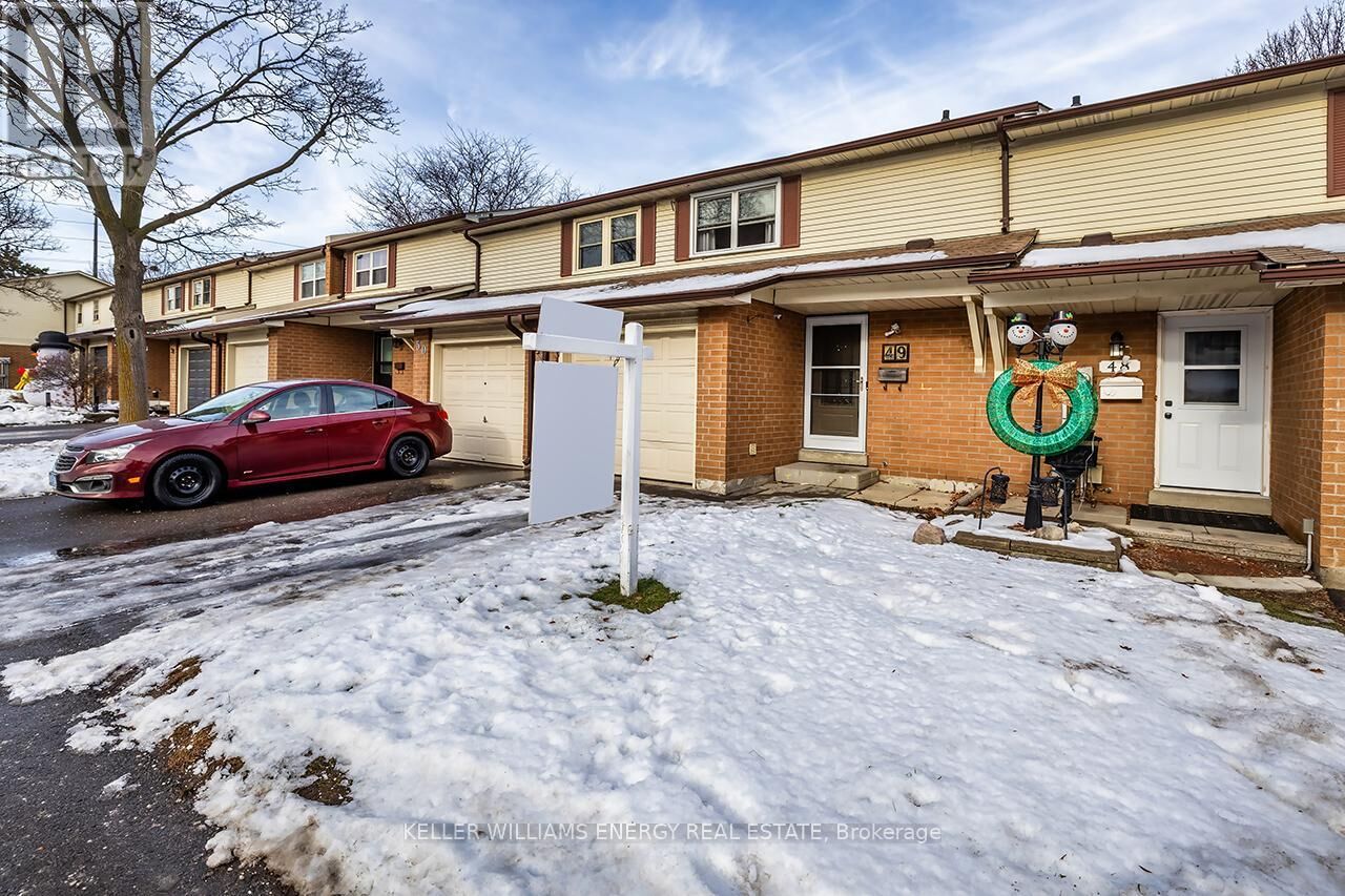 Property Photo:  450 Bristol Crescent 49  ON L1J 6M3 