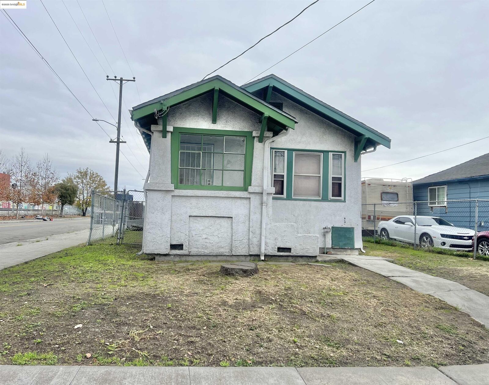 Property Photo:  740 Tyler St  CA 94603 