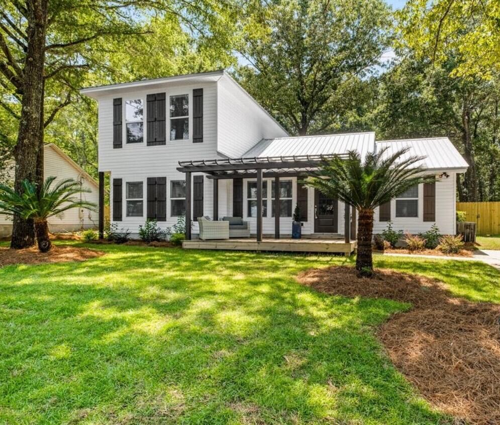 Property Photo:  107 Beacons Bend Road  FL 32536 