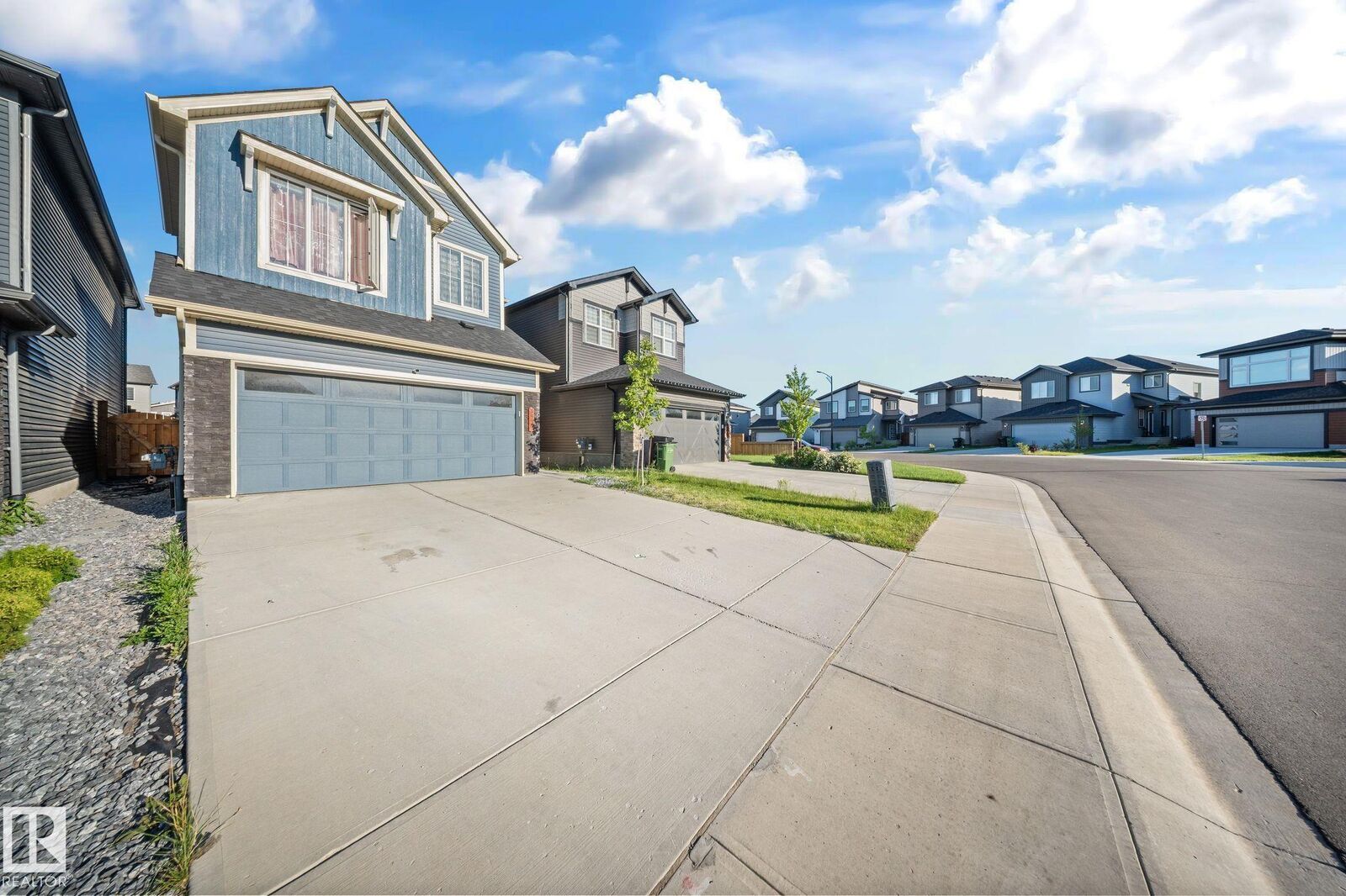 Property Photo:  3445 Checknita Terrace SW  AB T6W 4W5 