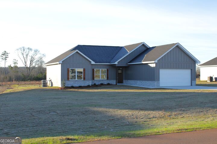 Property Photo:  1112 30th Street  AL 36854 