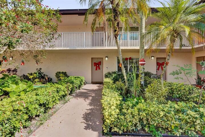 Property Photo: 8740 Azalea Ct 102 FL 33321