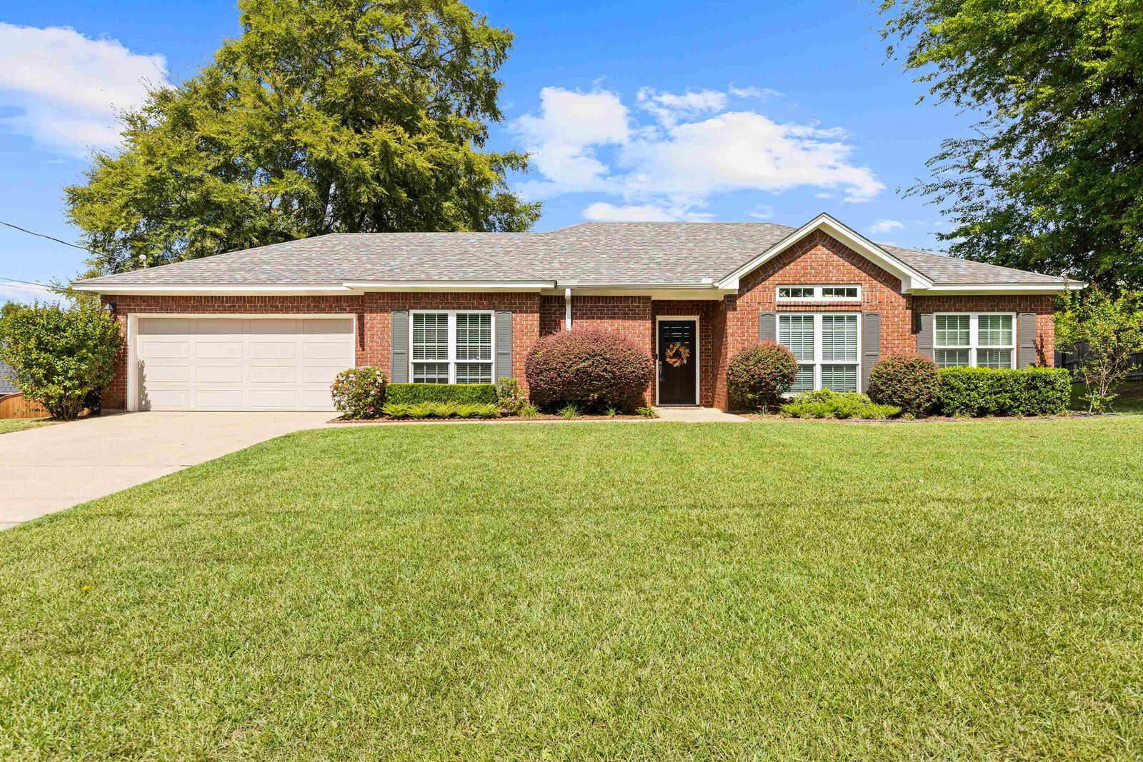 Property Photo:  1405 Walter St.  TX 75605 