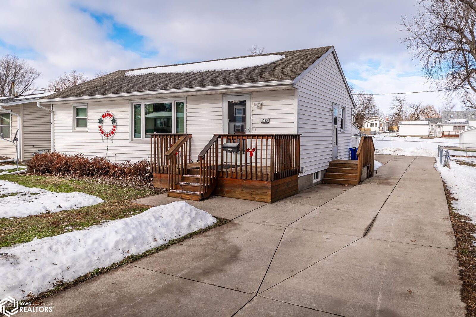 Property Photo:  1313 W Boone Street  IA 50158 