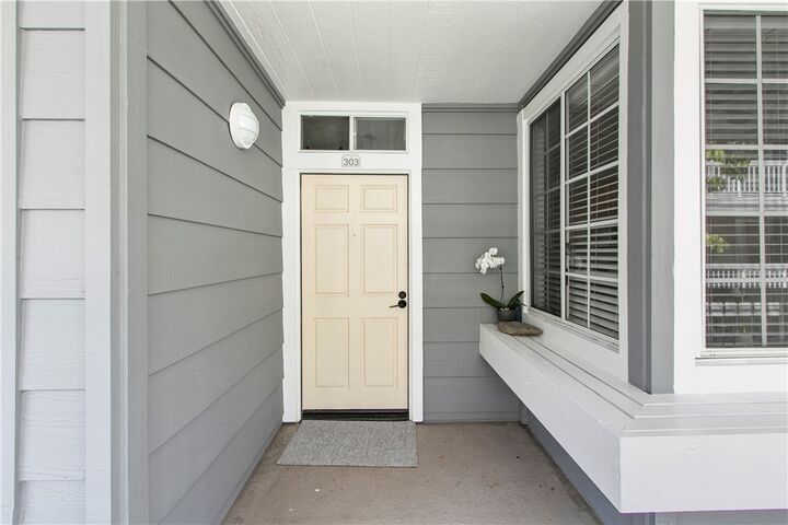Property Photo: 20331 Bluffside 303 CA 92646