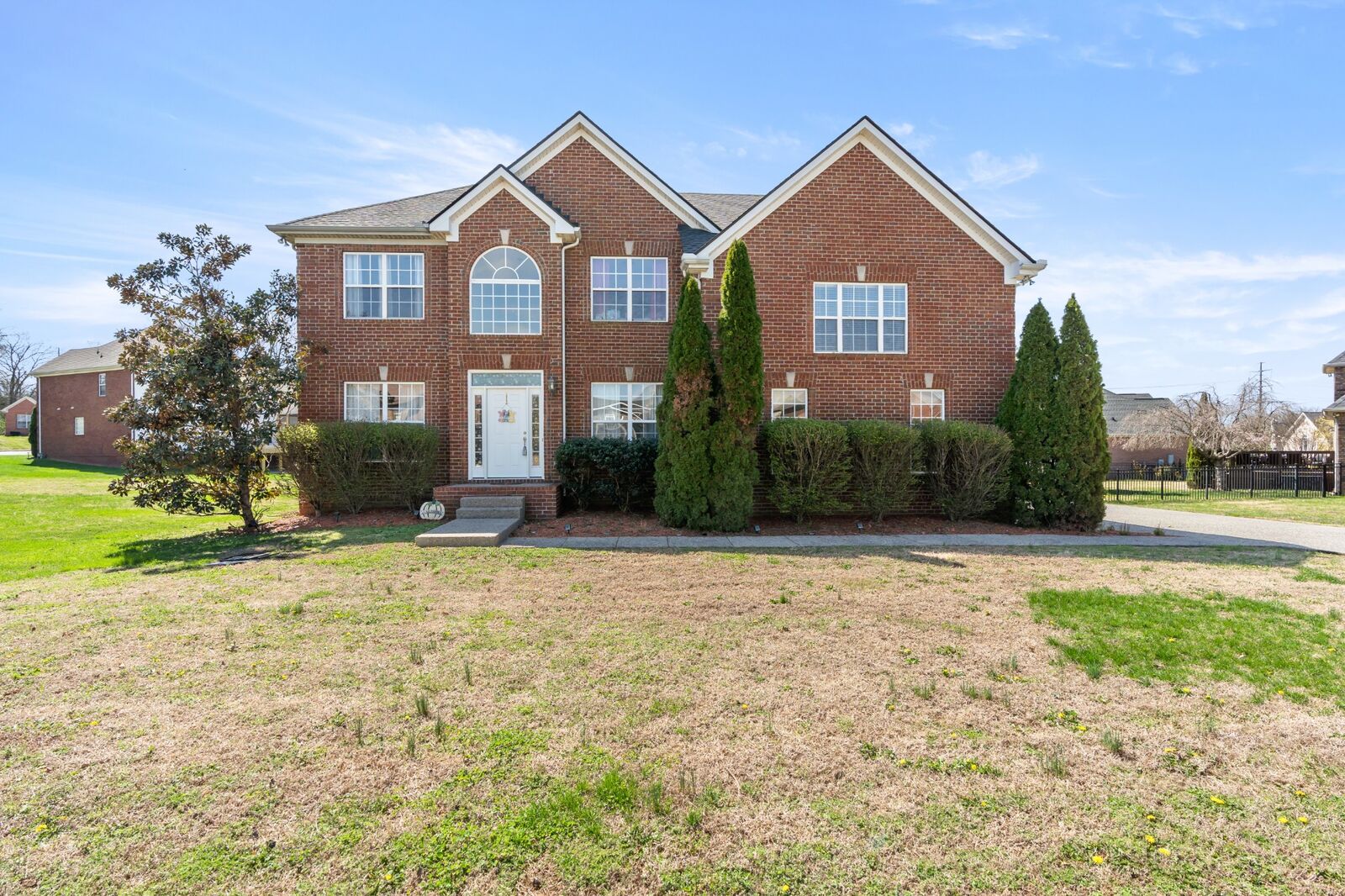 Property Photo: 115 Myrtlewood Ln TN 37075