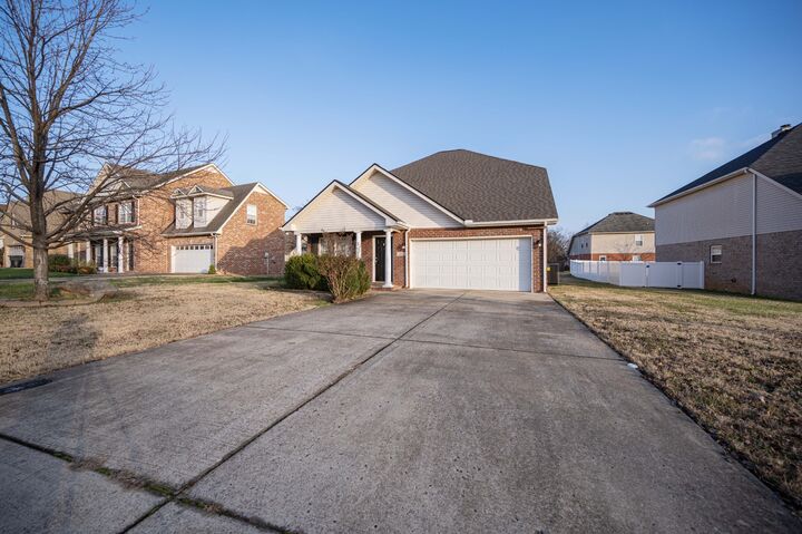 Property Photo: 1214 Timber Creek Dr TN 37128