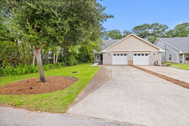 Property Photo:  2170 Tom Street 2170  FL 32566 