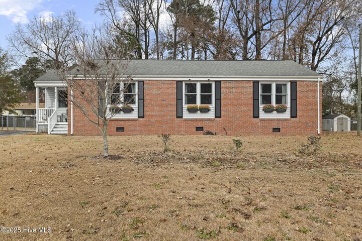 Property Photo:  809 Barn Street  NC 28540 