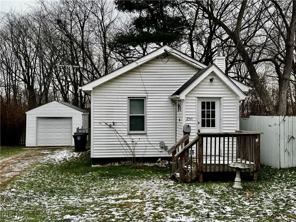 Property Photo:  2541 Nesmith Lake Boulevard  OH 44314 