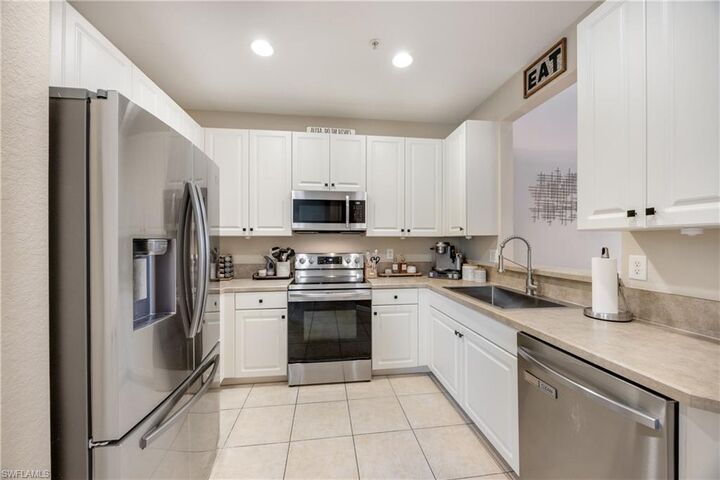 Property Photo:  1320 Mariposa Cir 104  FL 34105 