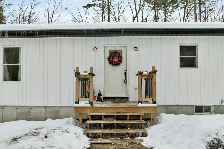 Property Photo:  23 Woodcrest Drive  NH 03864 