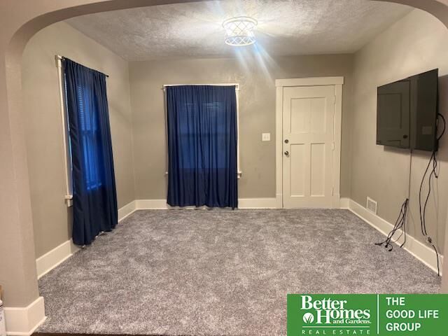 Property Photo:  512 Martha Street  NE 68108 