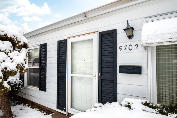 Property Photo:  5702 N Graceland Drive  IL 61614 