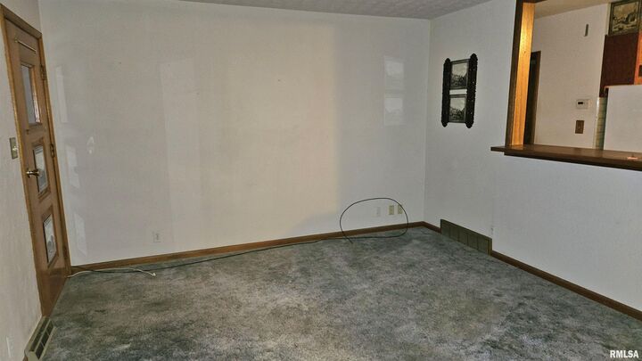 Property Photo: 706 N 11th Street IL 61520