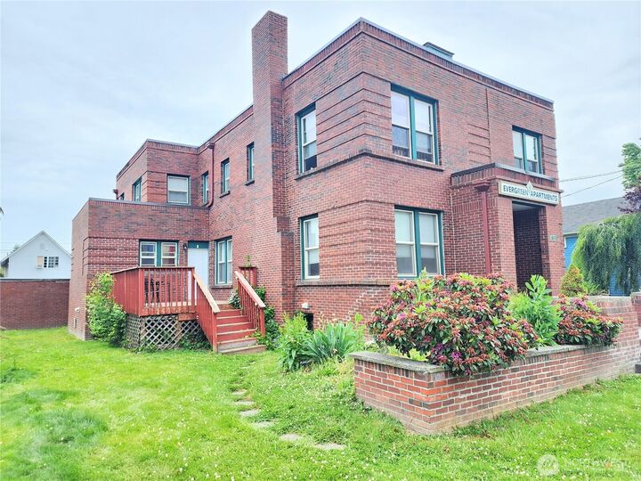 Property Photo:  1309 S 3rd Street H  WA 98273 