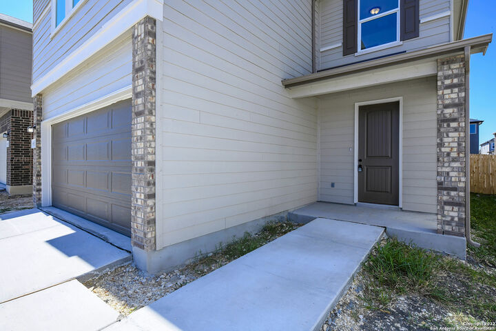 Property Photo:  6511 Runaway Row  TX 78109 