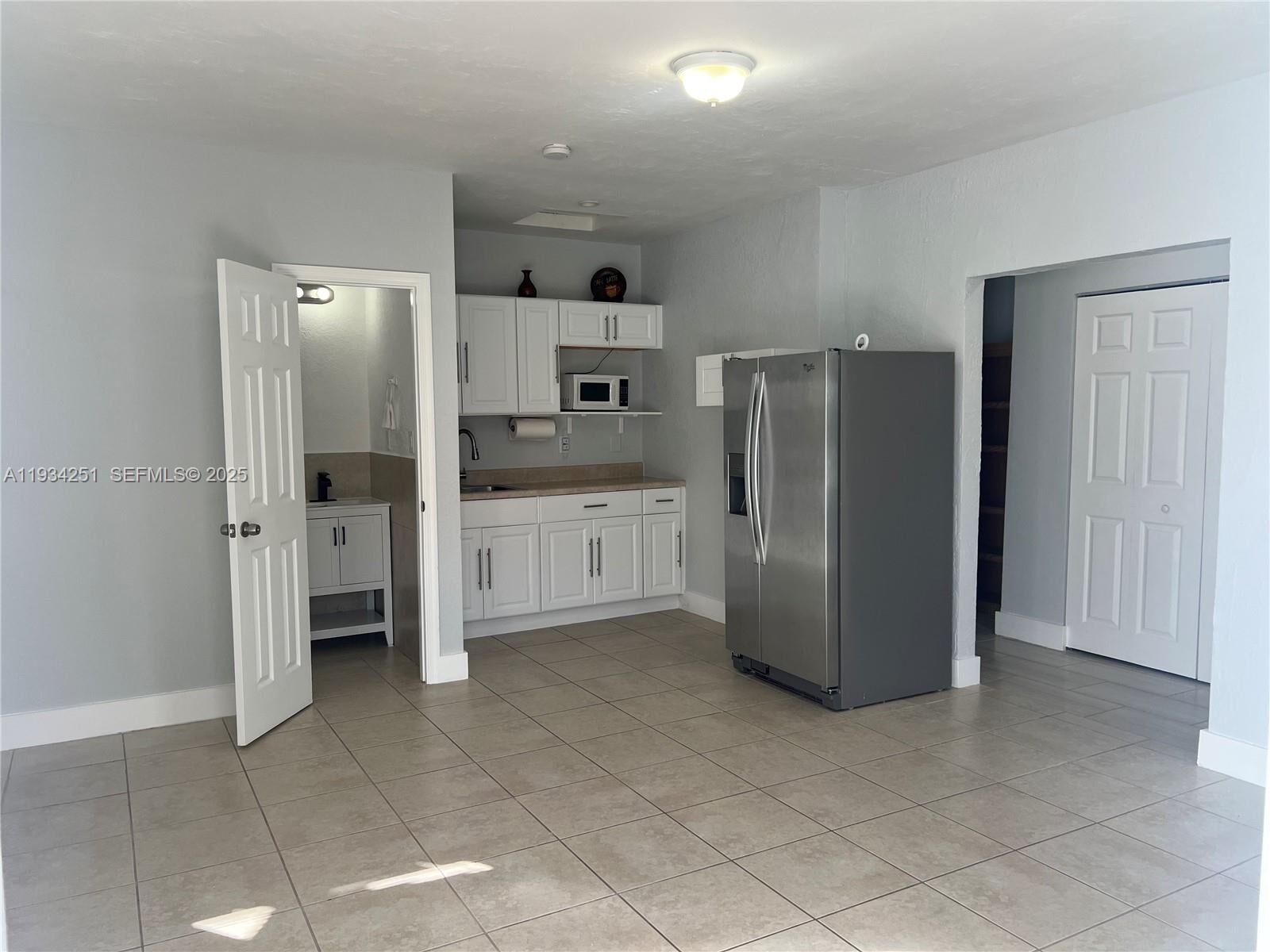 Property Photo: 26121 SW 130th Ave FL 33032