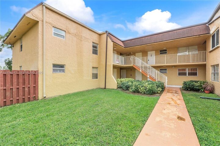 Property Photo:  9974 SW 88th St 1028  FL 33176 