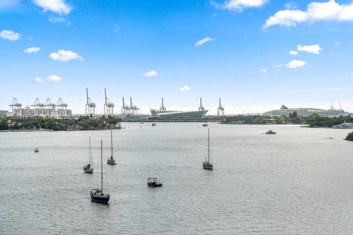 Property Photo: 16 Island Ave 6B FL 33139