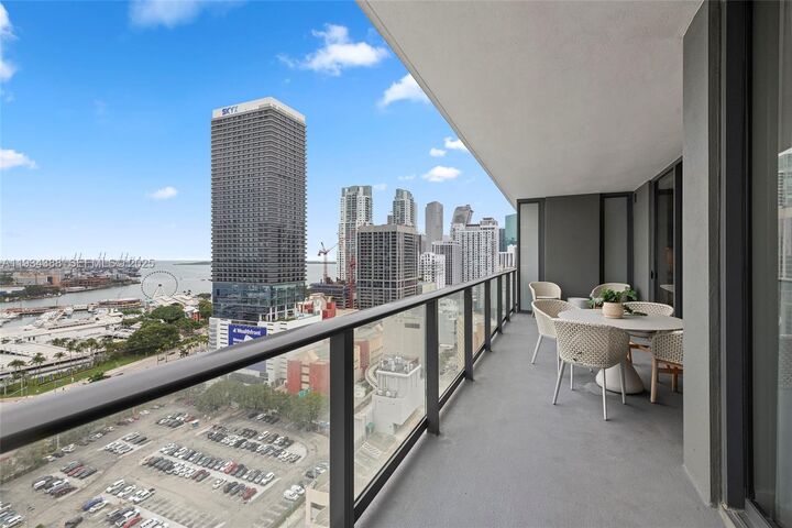 Property Photo:  159 NE 6 St 1614  FL 33132 