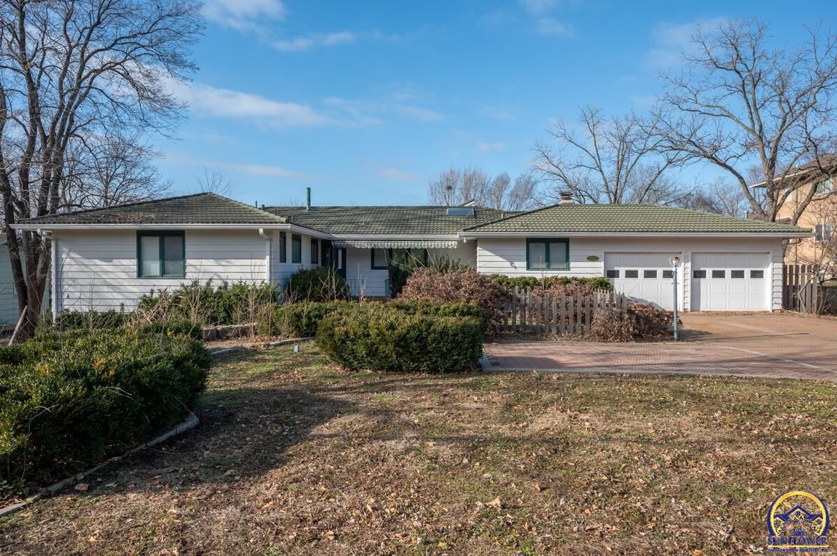 Property Photo:  2865 SW Macvicar Ave  KS 66611 