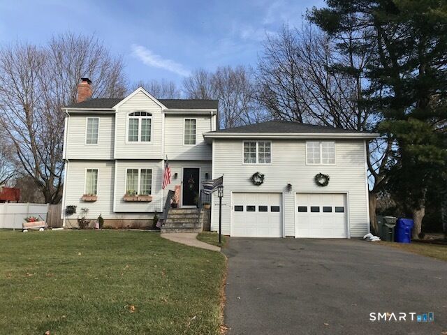 Property Photo:  14 Ivy Lane  CT 06109 