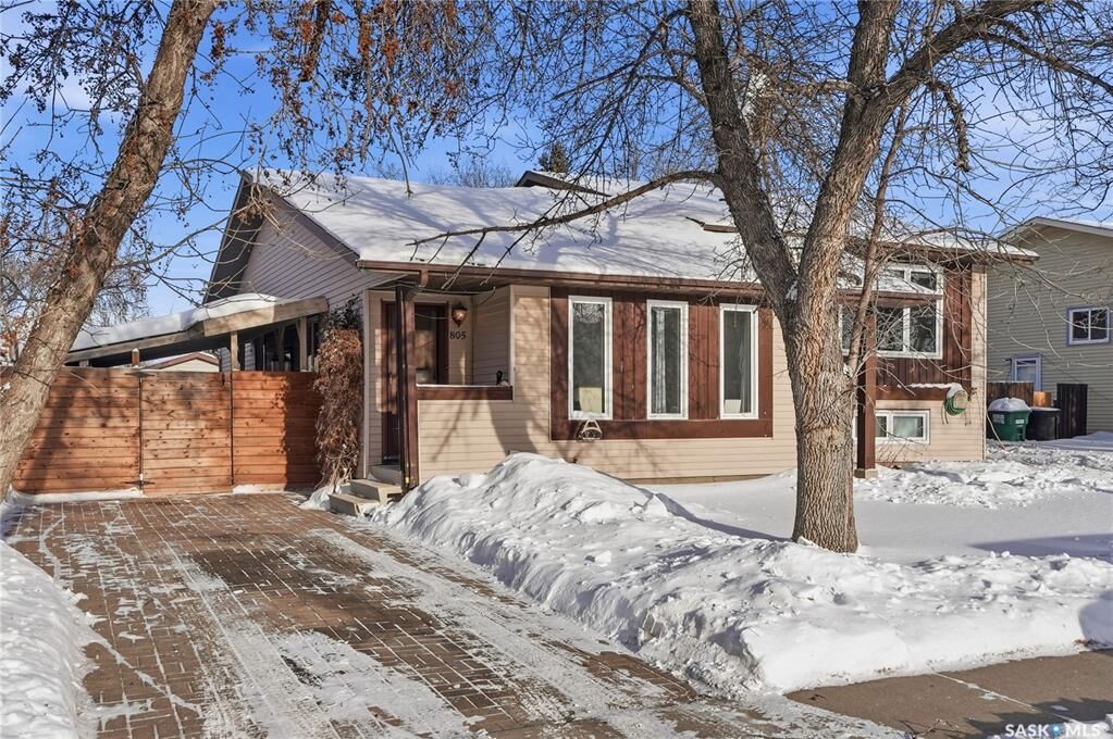Photo de la propriété: 805 Kingsmere Boulevard SK S7J 4C4