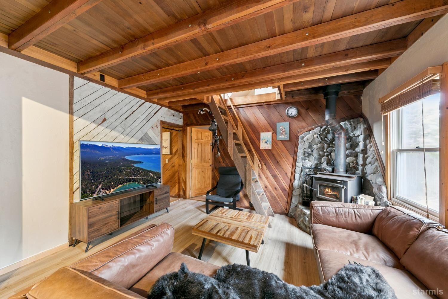 Property Photo:  1060 Wildwood Avenue  CA 96150 