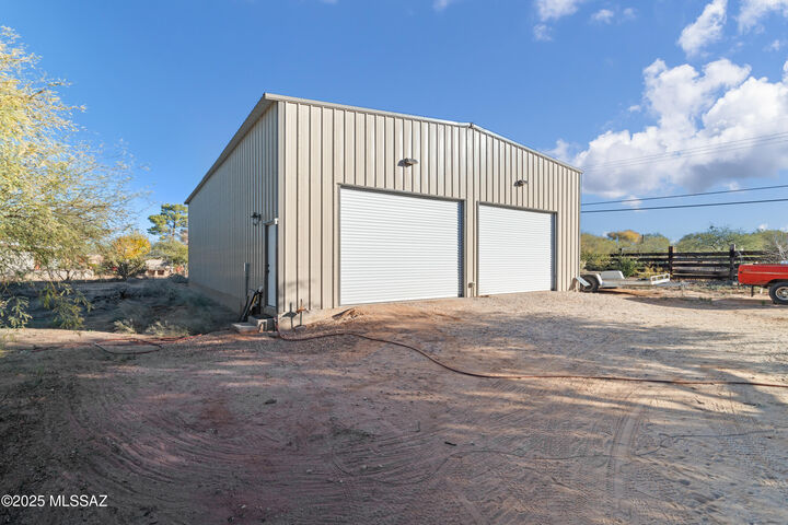 Property Photo:  16880 S Country Club Road  AZ 85629 