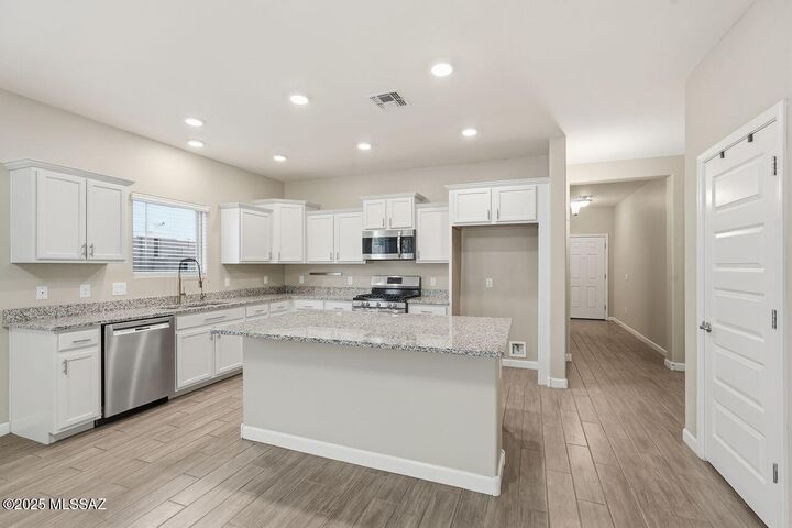 Property Photo:  230 W Sg Posey Street  AZ 85641 