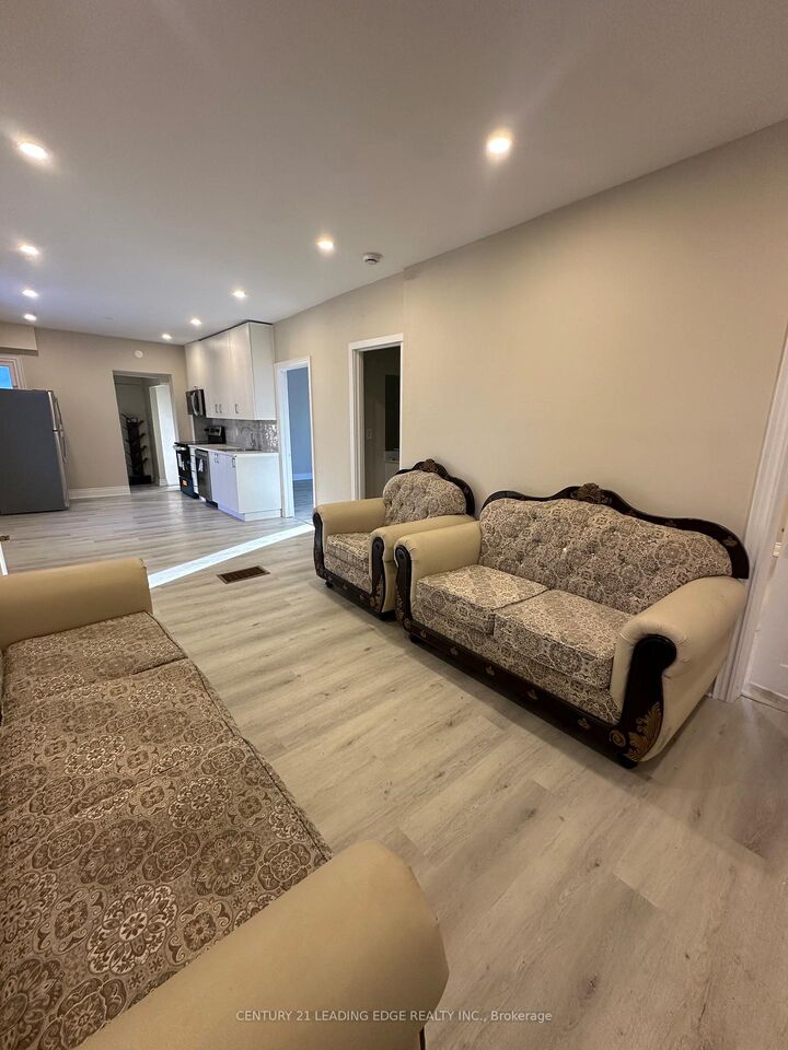 Property Photo: 295 Main Street N ON L3P 1Y9