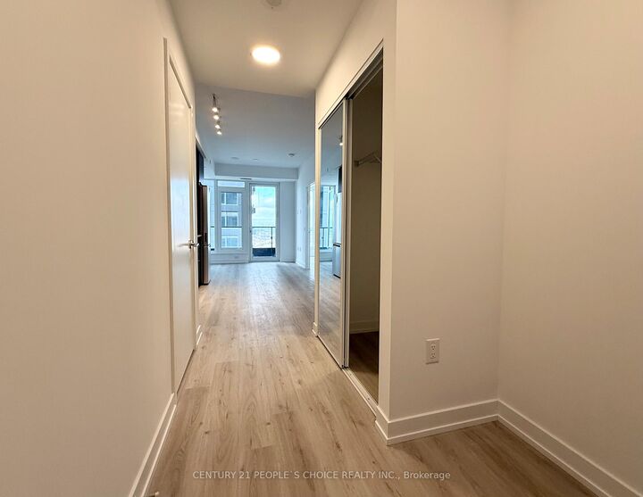 Property Photo:  395 Square One Drive 2512  ON L5B 0P6 