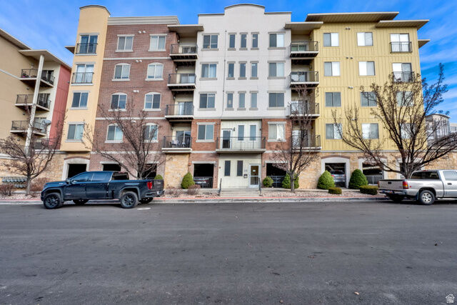 Property Photo:  165 W Albion Village Way 202  UT 84070 