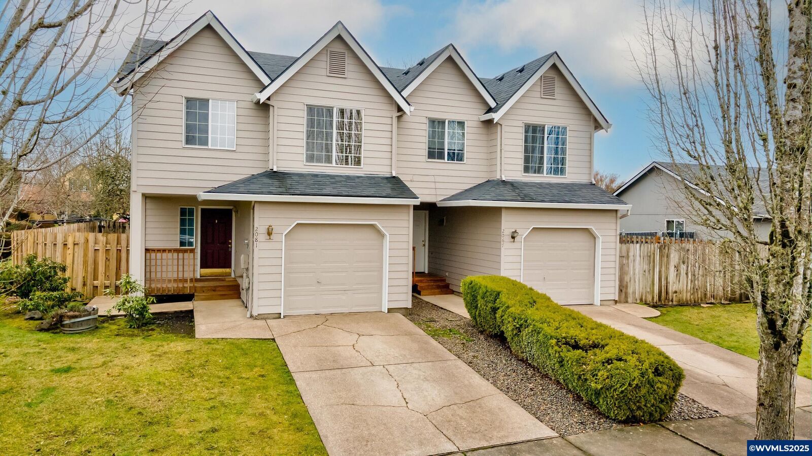 Property Photo:  2081 SW Fellows St  OR 97128 