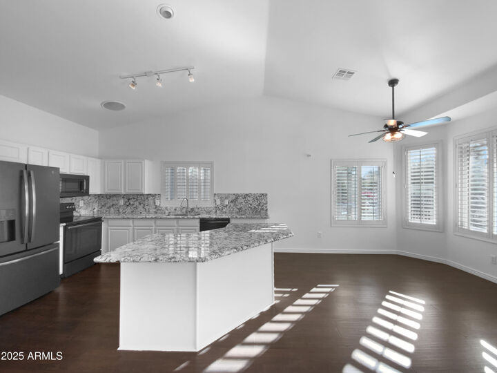 Property Photo: 6934 S Oakmont Drive AZ 85249