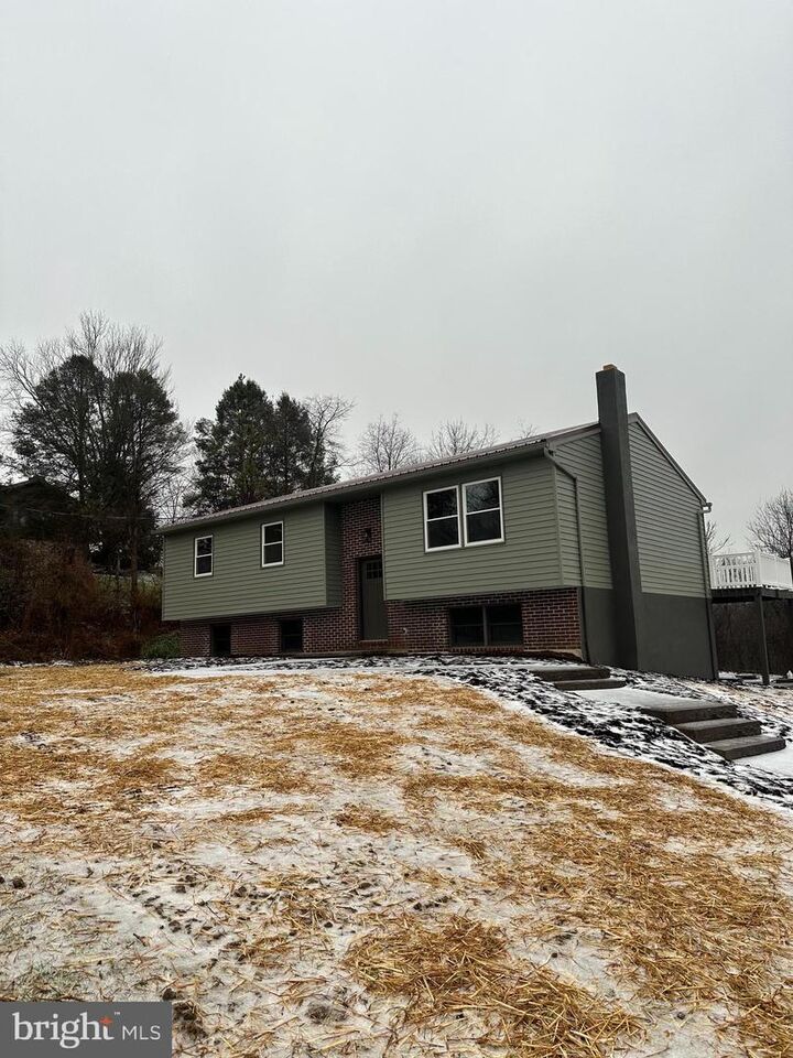 Property Photo:  606 S Crawford Road  PA 17036 
