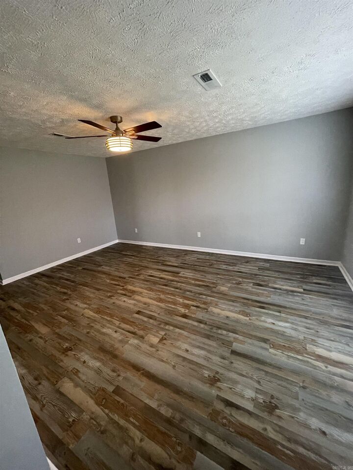 Property Photo:  105 Wells Fargo Trl  AR 72076 