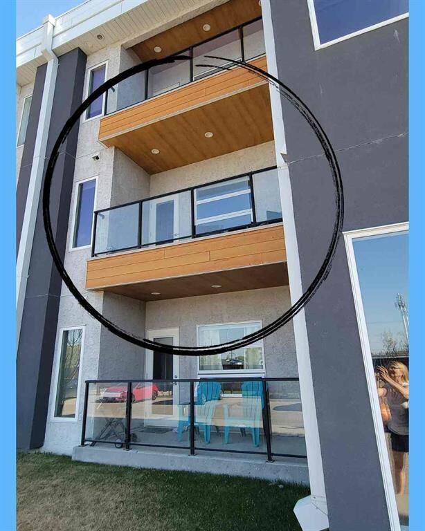 Property Photo: 70 Shady Shores Drive East MB R2J 3T7