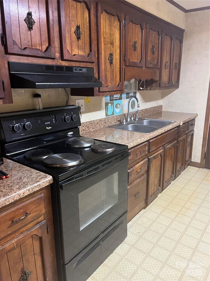 Property Photo:  206 E Catawba Drive  NC 28120 