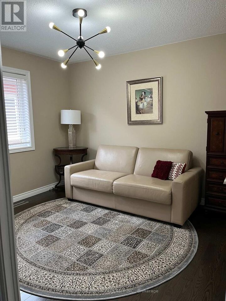 Property Photo:  386 Gilpin Drive  ON L3X 3H2 