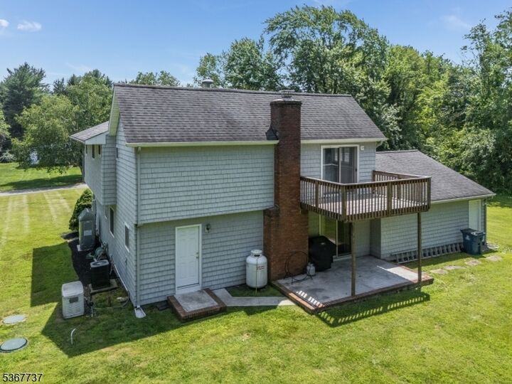 Property Photo:  4 Orchid Pl  NJ 08833 