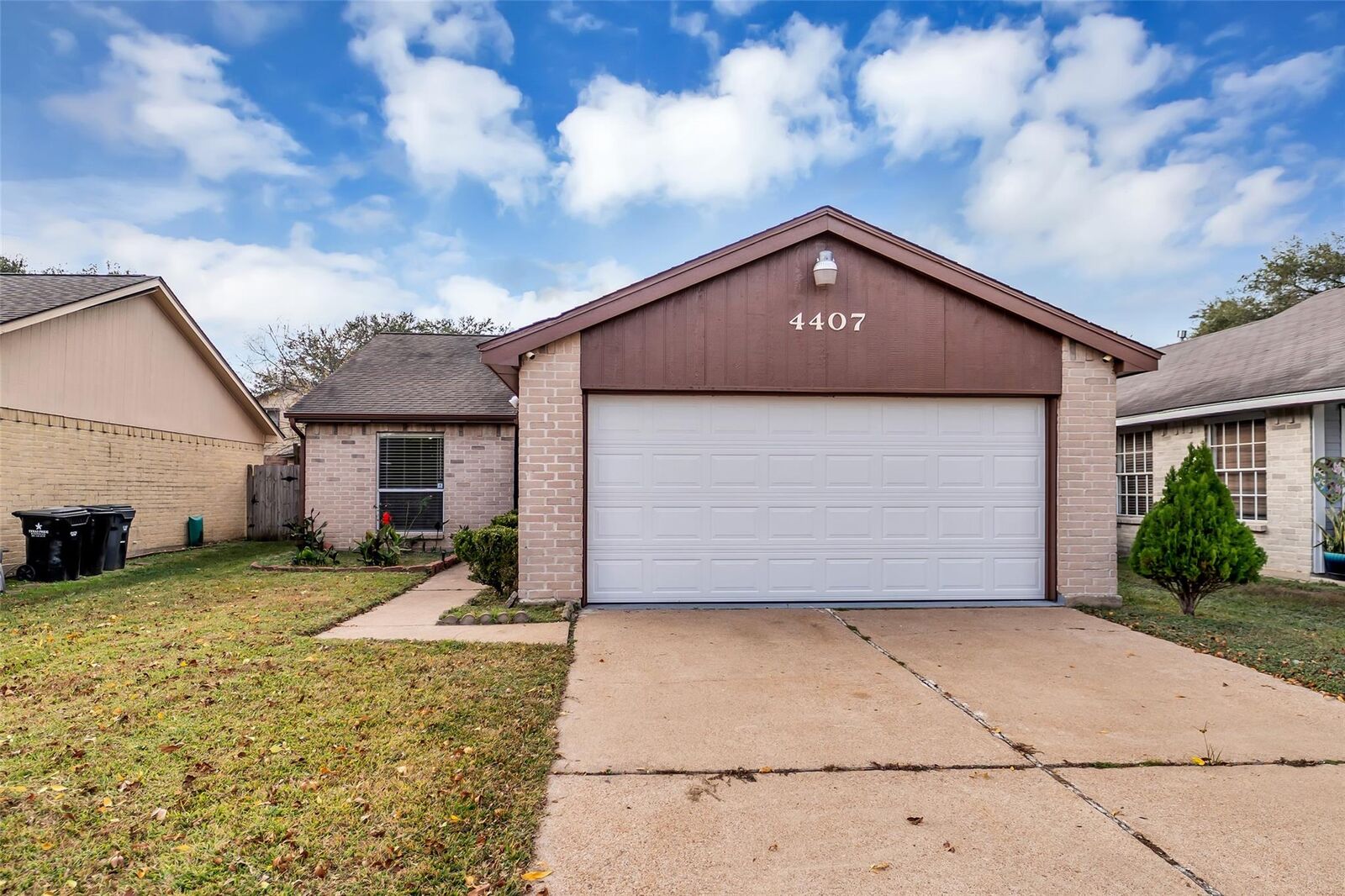 Property Photo:  4407 Daisy Meadow Drive  TX 77449 