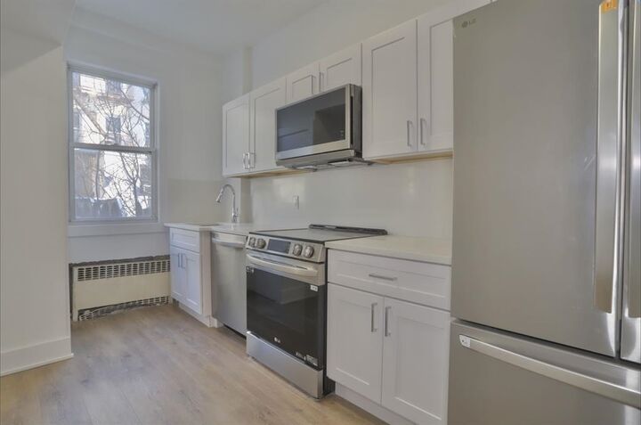 Property Photo: 517 Willow Ave 3R NJ 07030