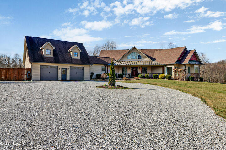 Property Photo:  370 Randolph Rd  TN 38555 