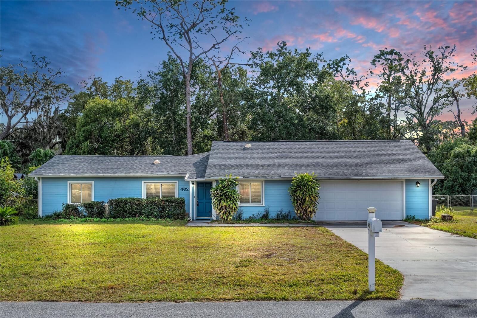 Property Photo:  462 E Wildmere Avenue  FL 32750 